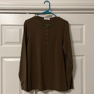 Long-sleeve green henley